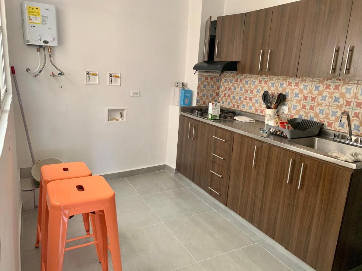 Charming Apartment In Downtown - Home Aris 301 메딜린 외부 사진