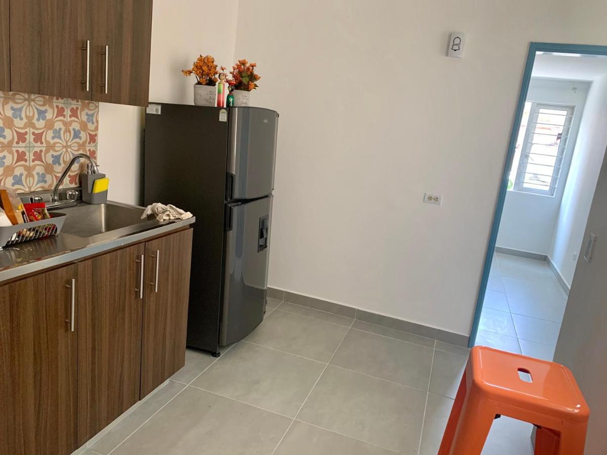 Charming Apartment In Downtown - Home Aris 301 메딜린 외부 사진